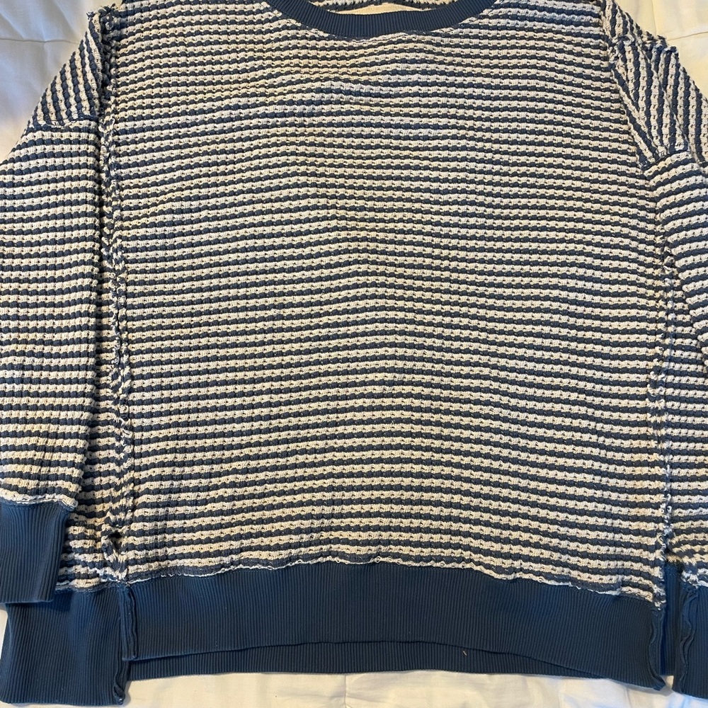 AE Big Hug Sweatshirt-Size M